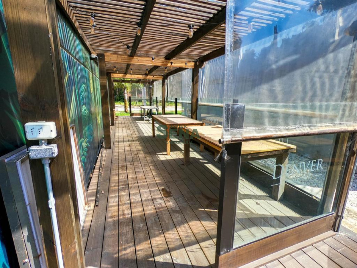 Venta y alquiler de Salon comercial en Solanas, 99 m2 de local, 2 baños, excelente punto comercial. · Foto 4
