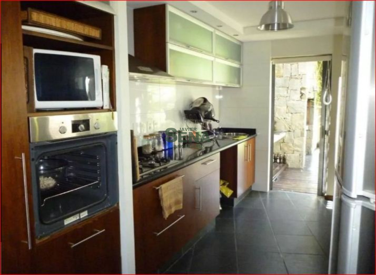 Alquiler de casa en Brio Marly, 4 dormitorios, 4 baños, lindo parque y buen entorno. · Foto 7