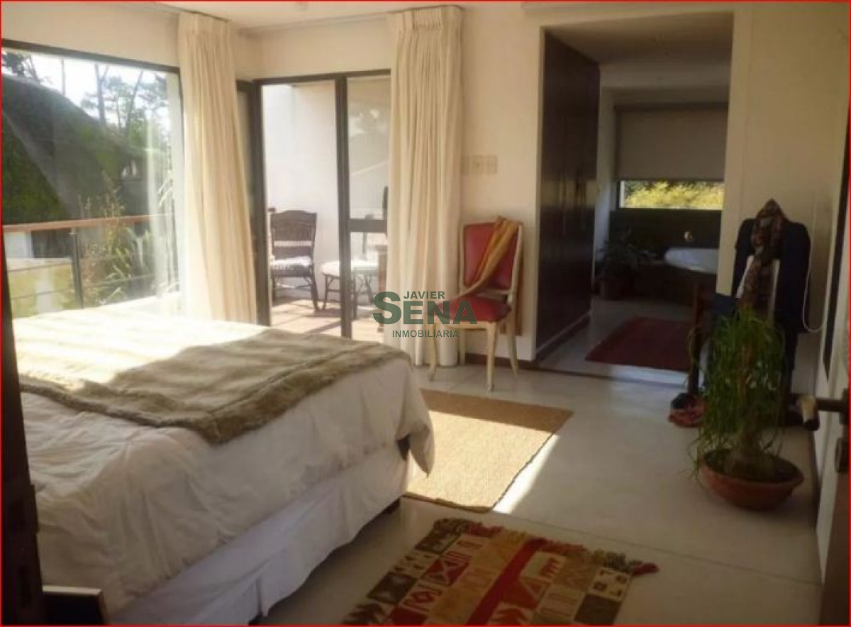 Alquiler de casa en Brio Marly, 4 dormitorios, 4 baños, lindo parque y buen entorno. · Foto 3