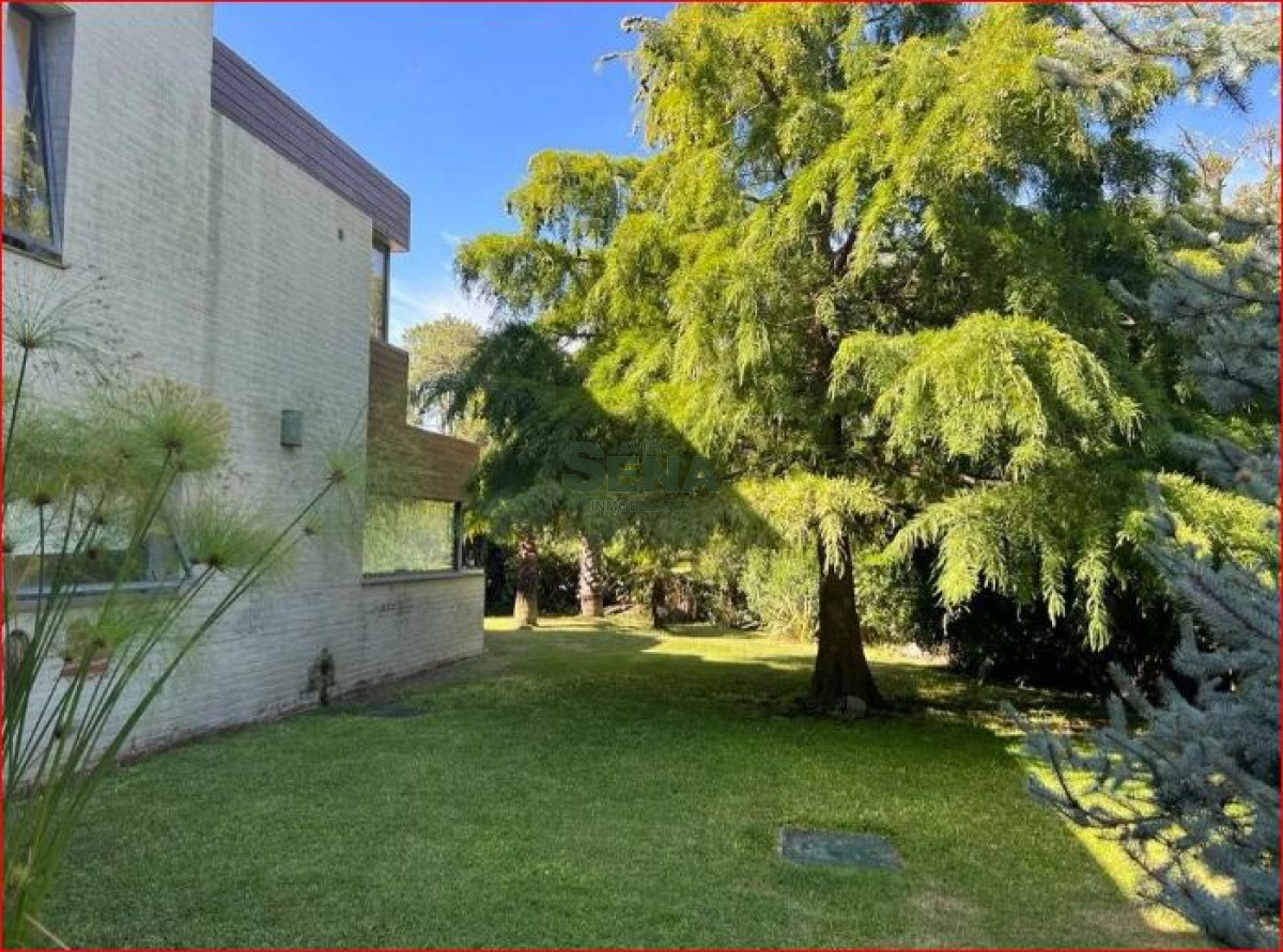 Alquiler de casa en Brio Marly, 4 dormitorios, 4 baños, lindo parque y buen entorno. · Foto 2