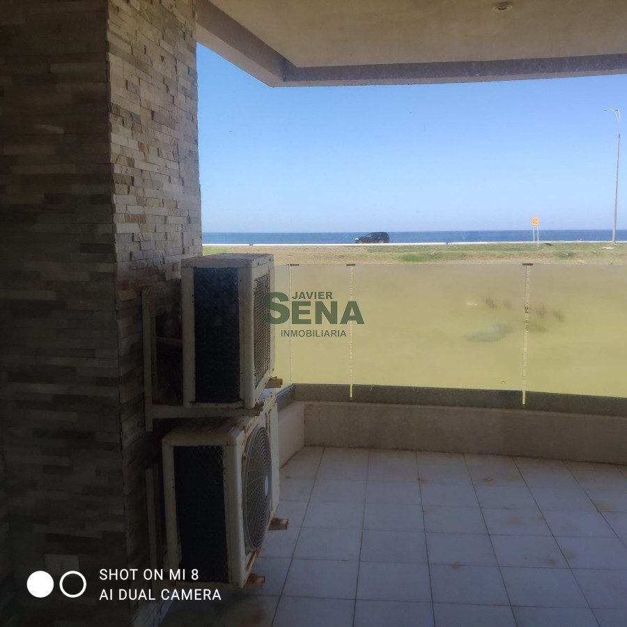Alquiler Y Venta En La Mansa, 2 Dormitorios, 3 Baños, Piscina, Frente Al Mar. · Foto 3
