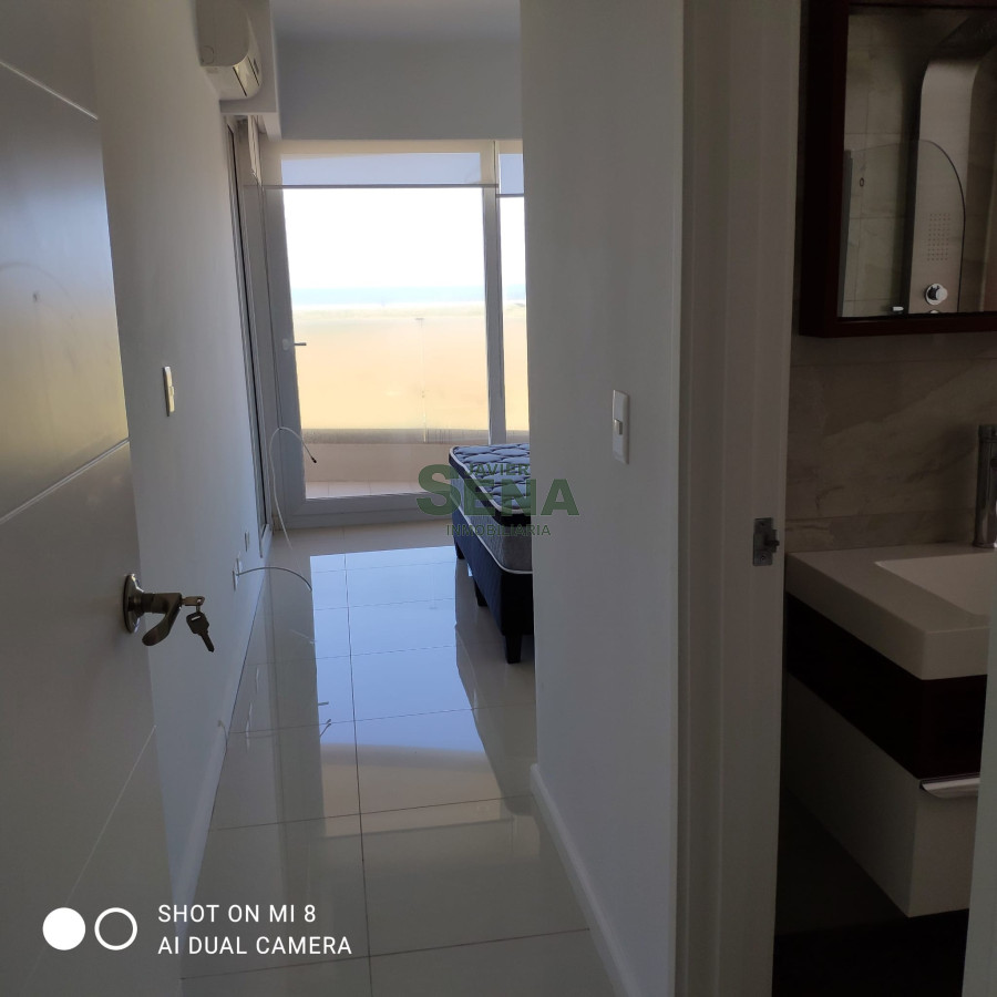 Alquiler Y Venta En La Mansa, 2 Dormitorios, 3 Baños, Piscina, Frente Al Mar. · Foto 5