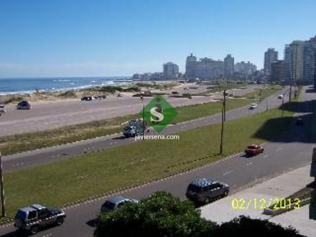Brava, 3 Dormitorios, 2 Baños, Gran Vista Con Servicios.