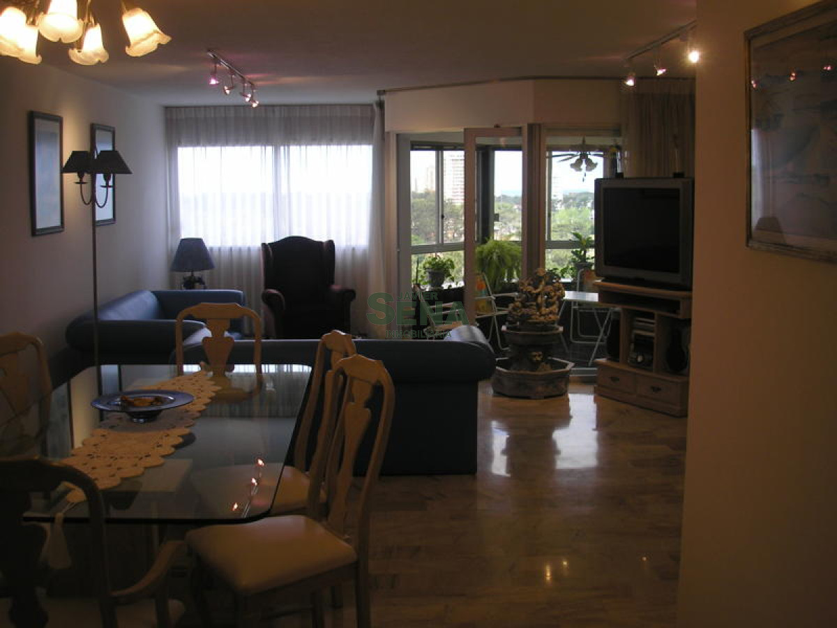 Alquiler de apartamento en la Roosevelt, 3 dormitorios, 3 baños, gran vista a la bahia.- · Foto 2
