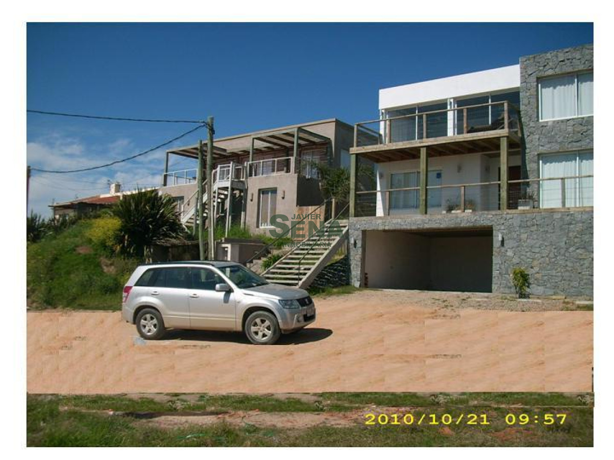 Venta y alquiler de casa en Manantiales, 3 dormitorios, 3 baños, cerca del Mar