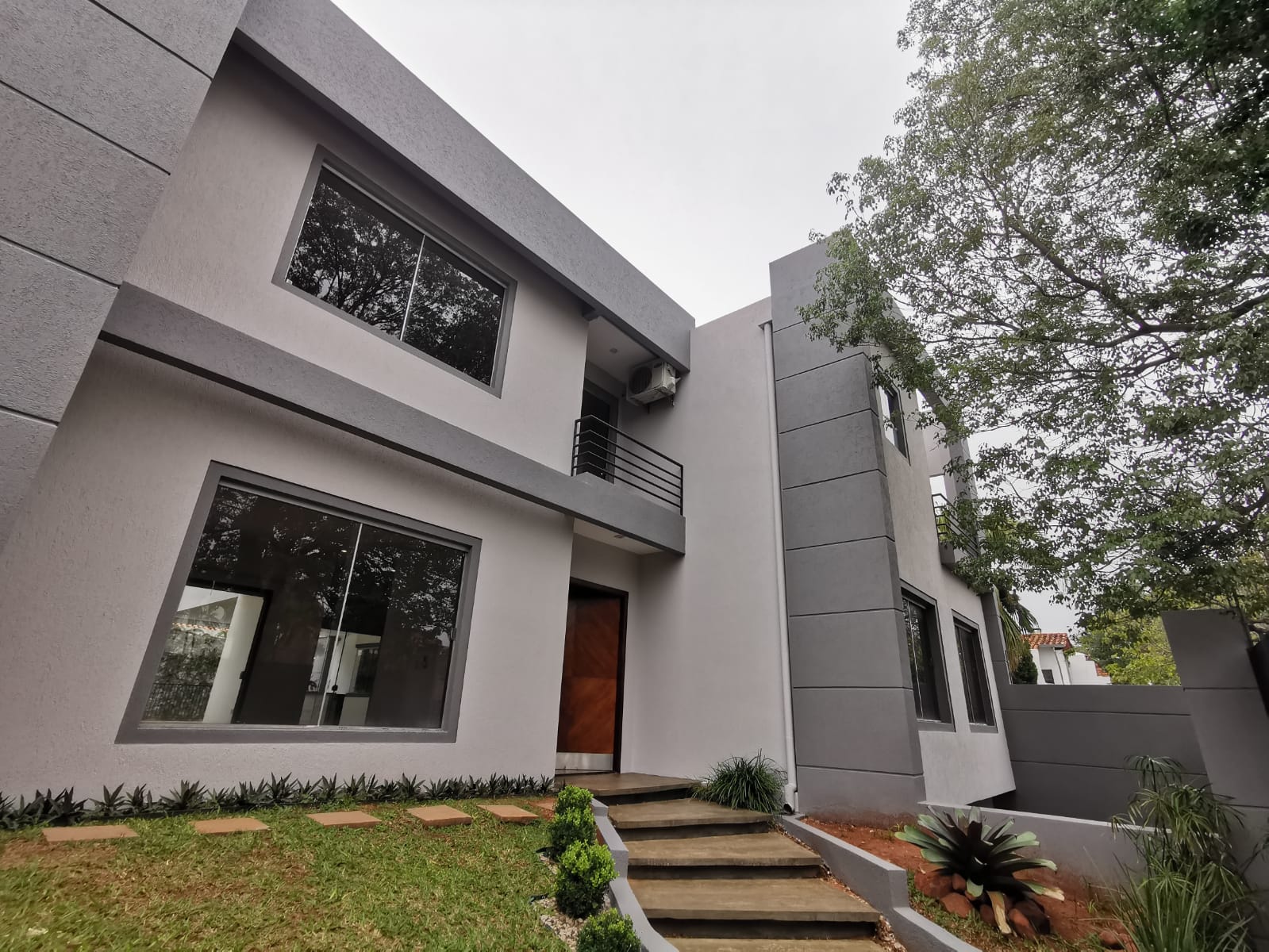 Casa en alquiler en Los Laureles