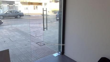Venta Locales La Blanqueada, Con Renta