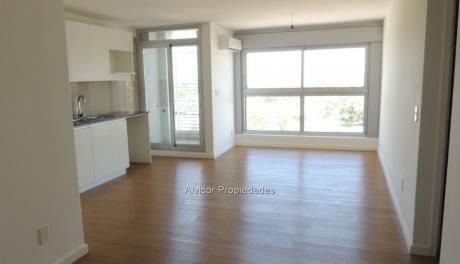 Apartamento, Venta, 2 Dormitorios En Malvín, Montevideo