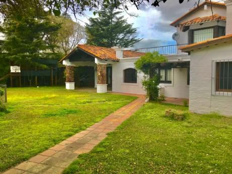 Casa En Venta 4 Dormitorios