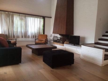 Casa En Venta 4 Dormitorios