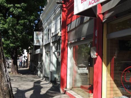 Local Comercial 170mts A. Grande Y Martín Garcia. Zona Mayor