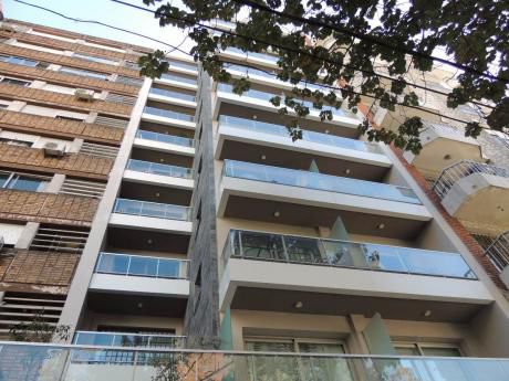 Apartamento En Pocitos, 2 Dormitorios, 2 Baños, Garaje Doble