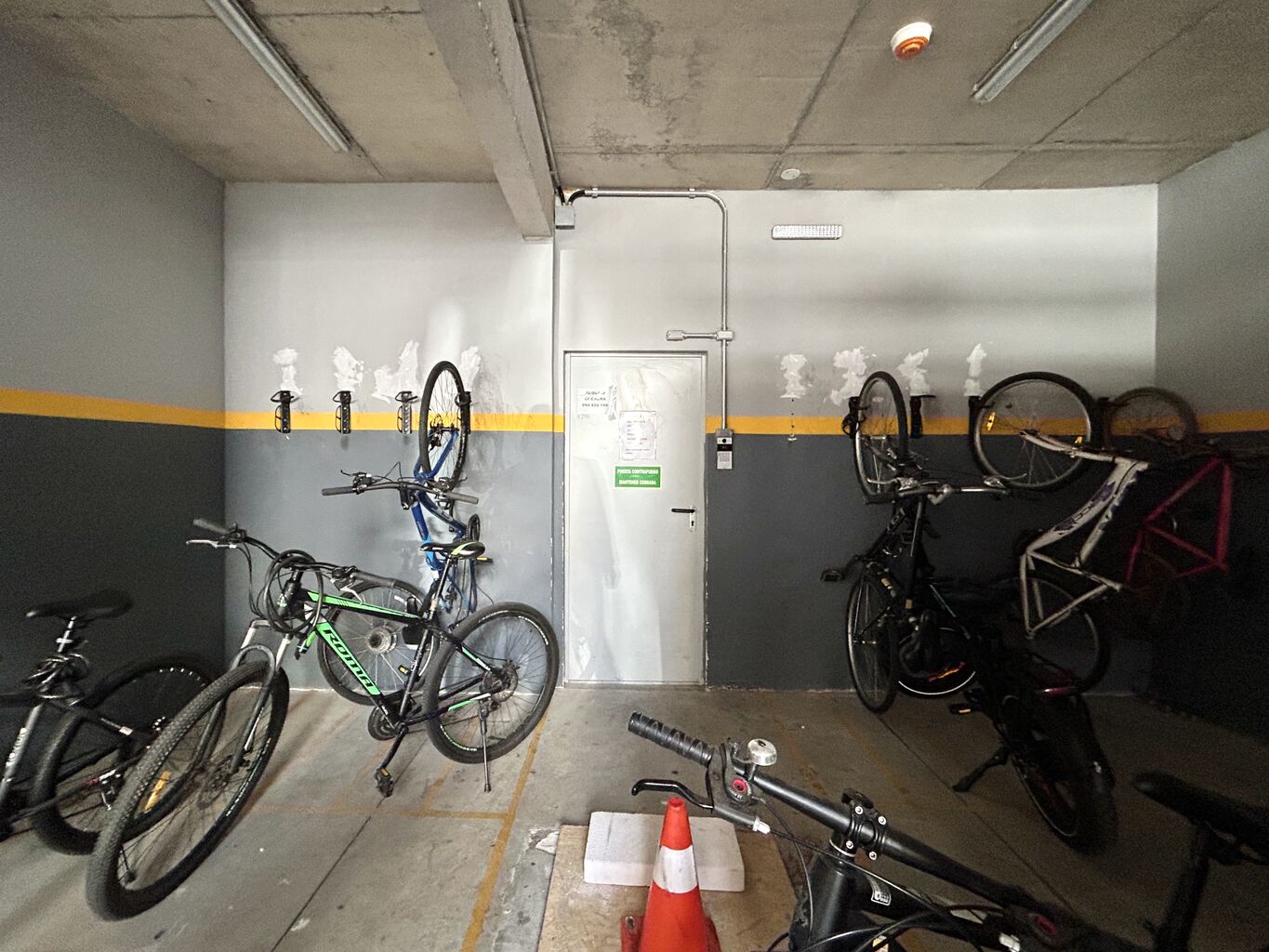 Alquiler apartamento monoambiente en tres cruces · Foto 11