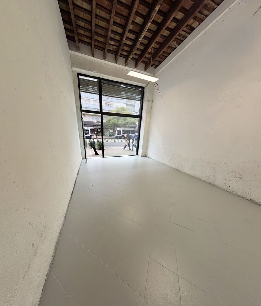 ALQUILER LOCAL 18 DE JULIO CORDÓN · Photo 1