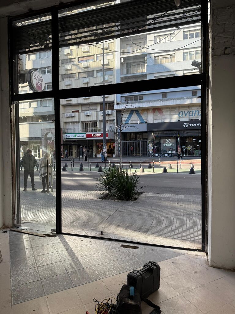 ALQUILER LOCAL 18 DE JULIO CORDÓN · Photo 3
