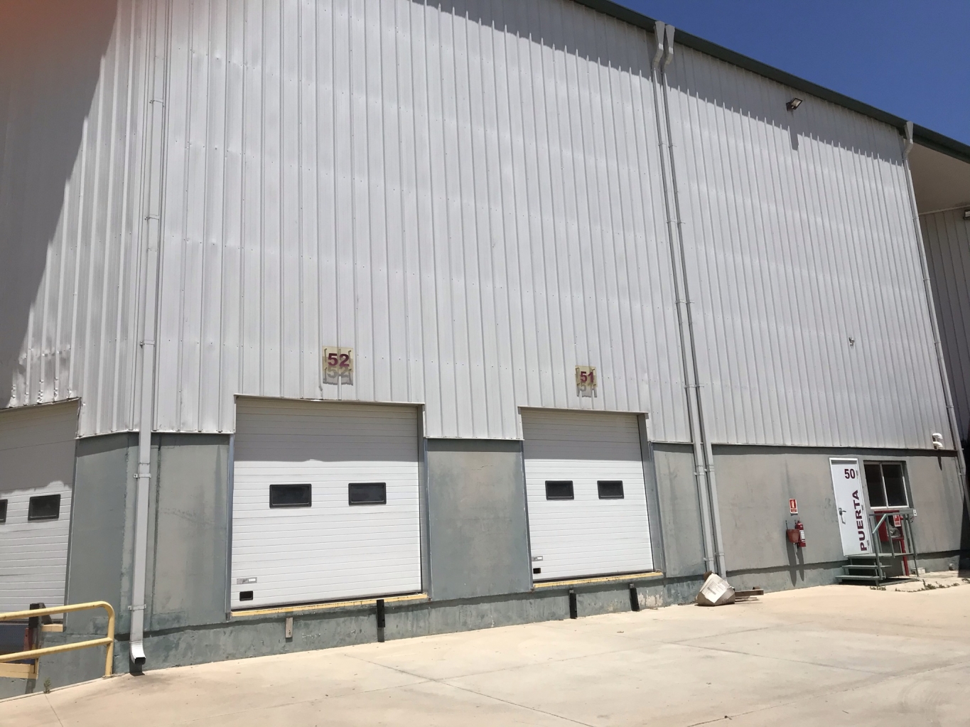 Depósito 1.400 m2 en Centro Logístico  - Alquiler