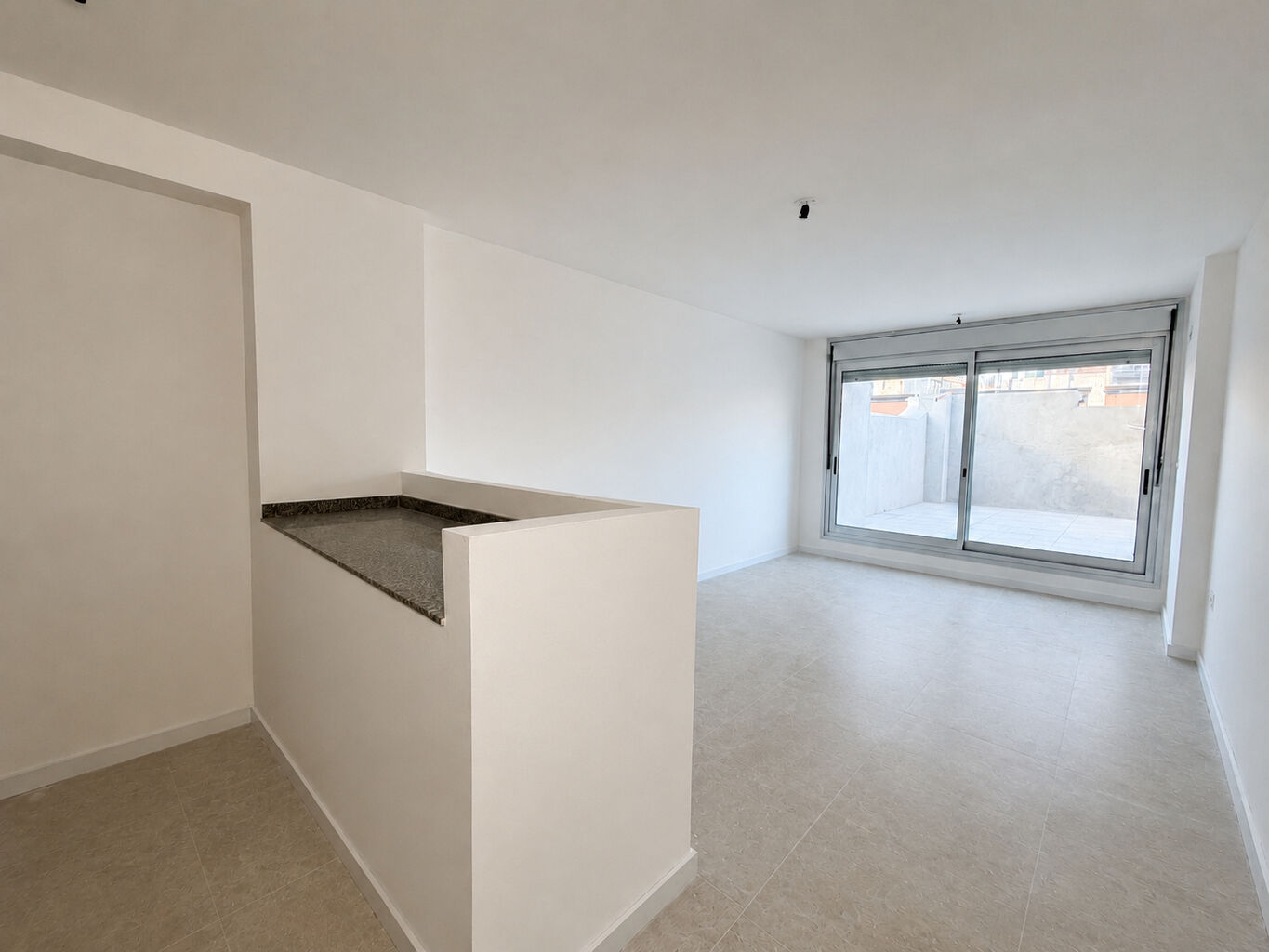 Alquiler apartamento 1 dormitorio con patio en Cordón a estrenar