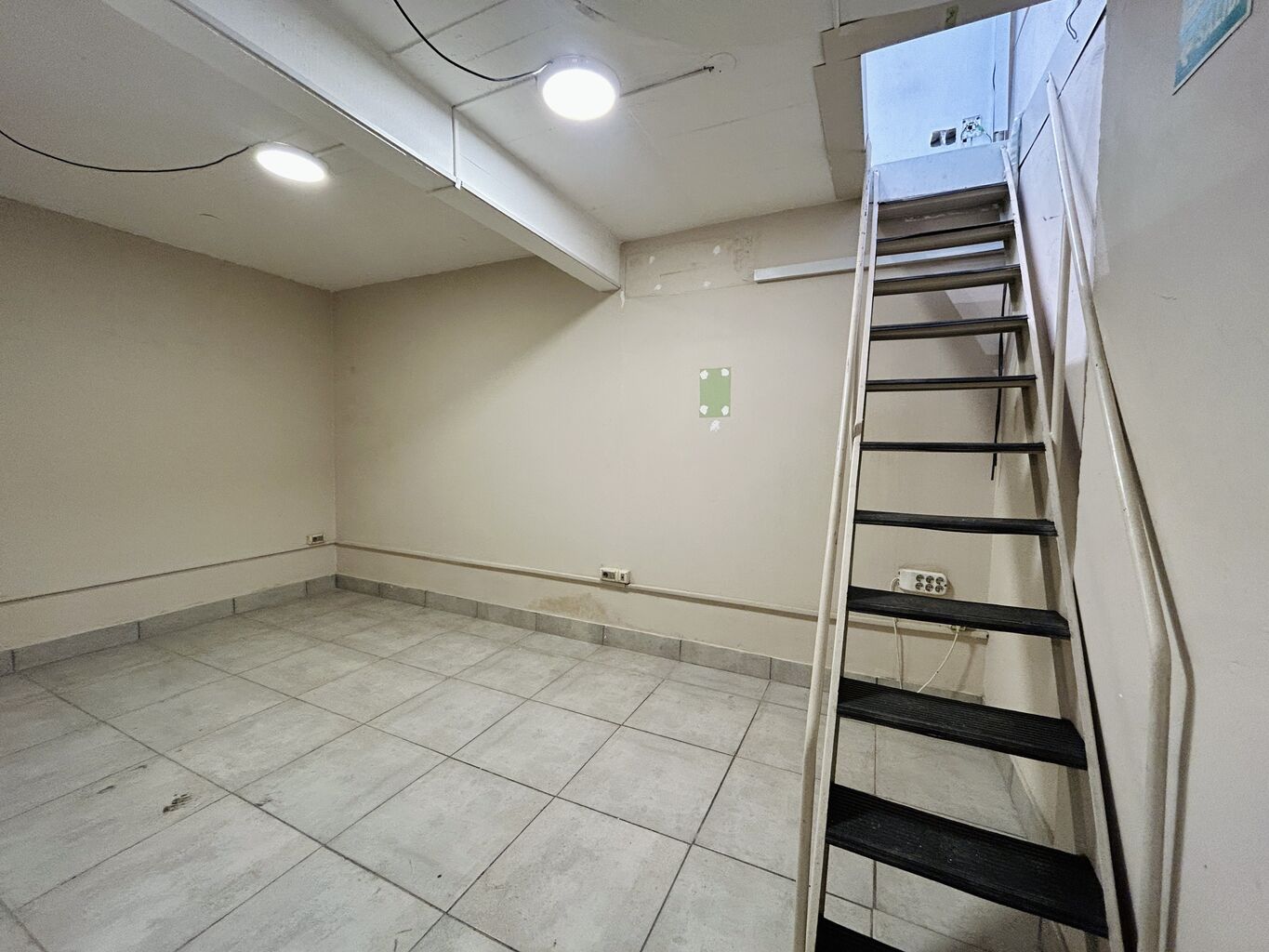 ALQUILER LOCAL COMERCIAL MEJOR CUADRA 18 DE JULIO · Photo 6