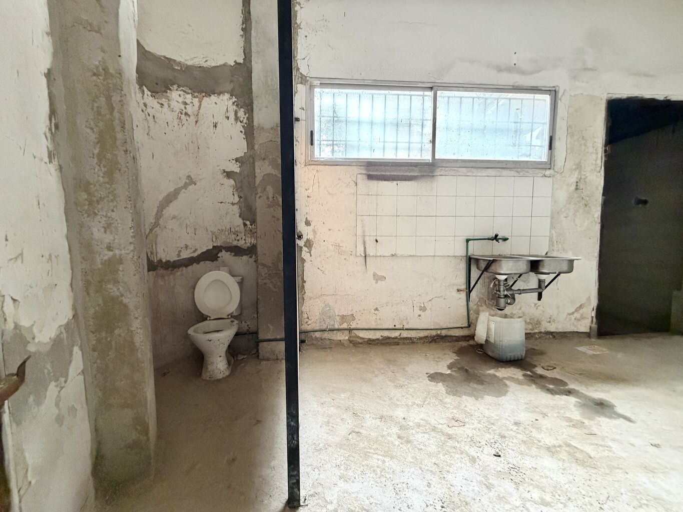 Alquiler deposito en La Comercial · Foto 11