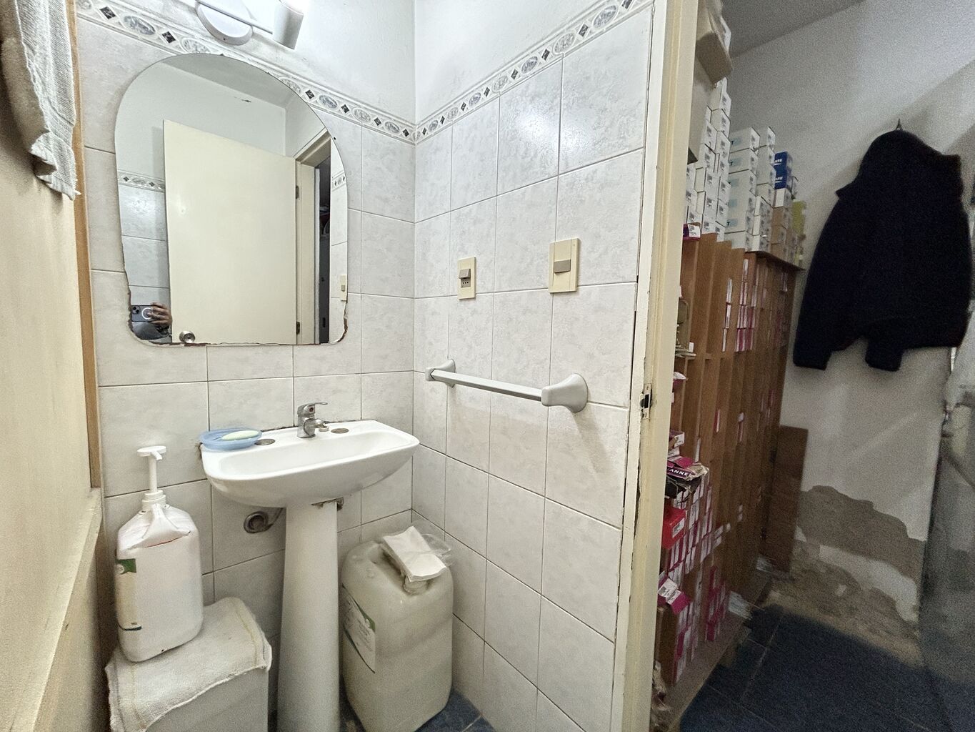 LOCAL / DEPÓSITO  – GRAN METRAJE Y ENTRADA PARA VEHÍCULOS · Foto 4