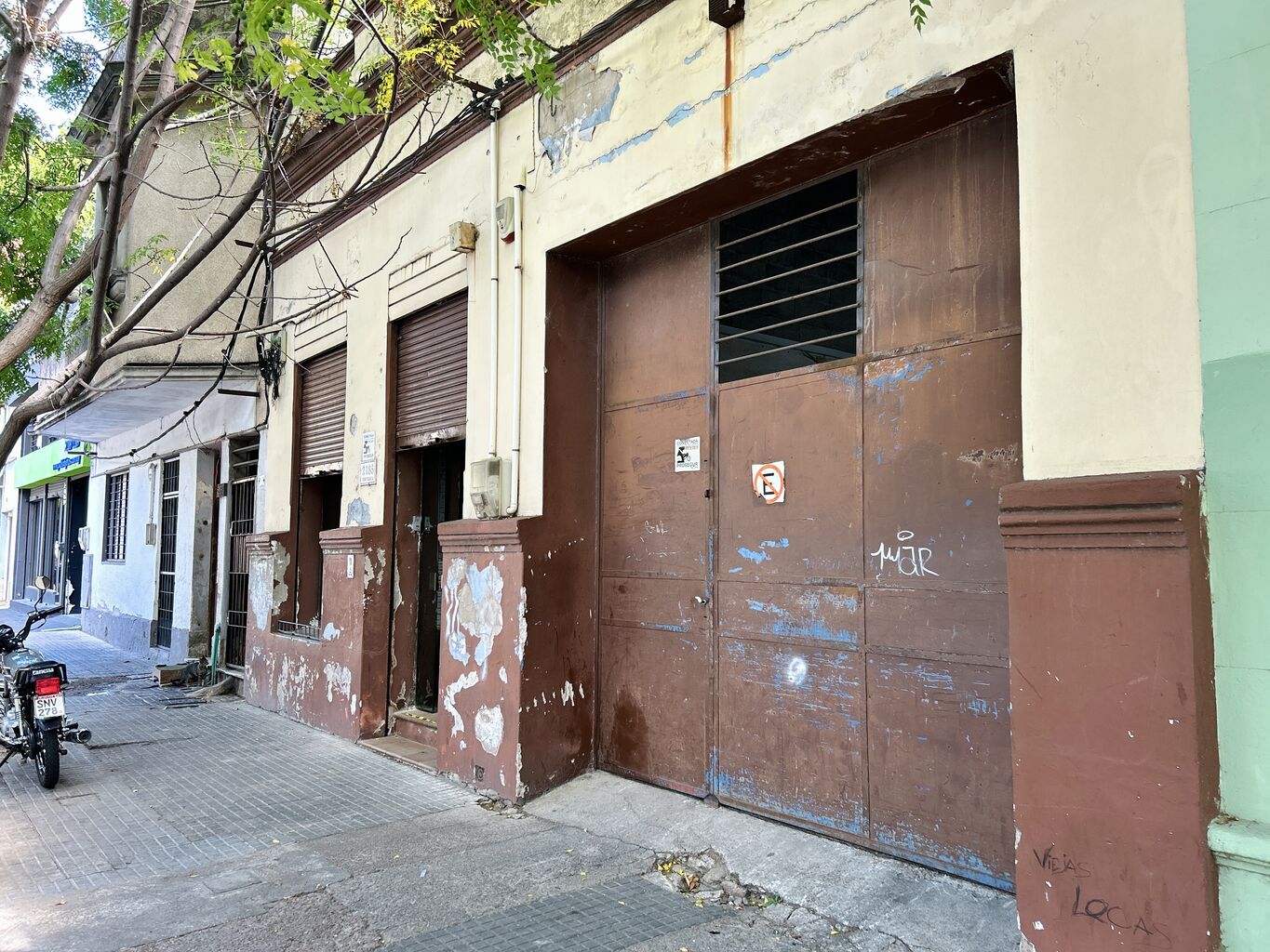 LOCAL / DEPÓSITO  – GRAN METRAJE Y ENTRADA PARA VEHÍCULOS · Foto 7