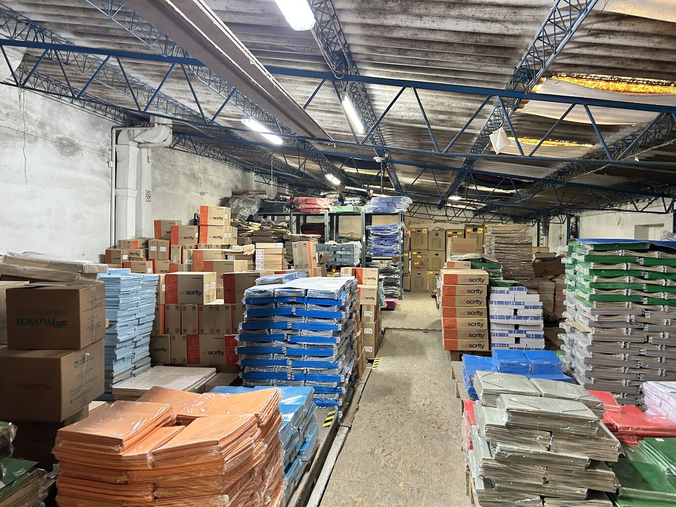 LOCAL / DEPÓSITO  – GRAN METRAJE Y ENTRADA PARA VEHÍCULOS · Photo 3