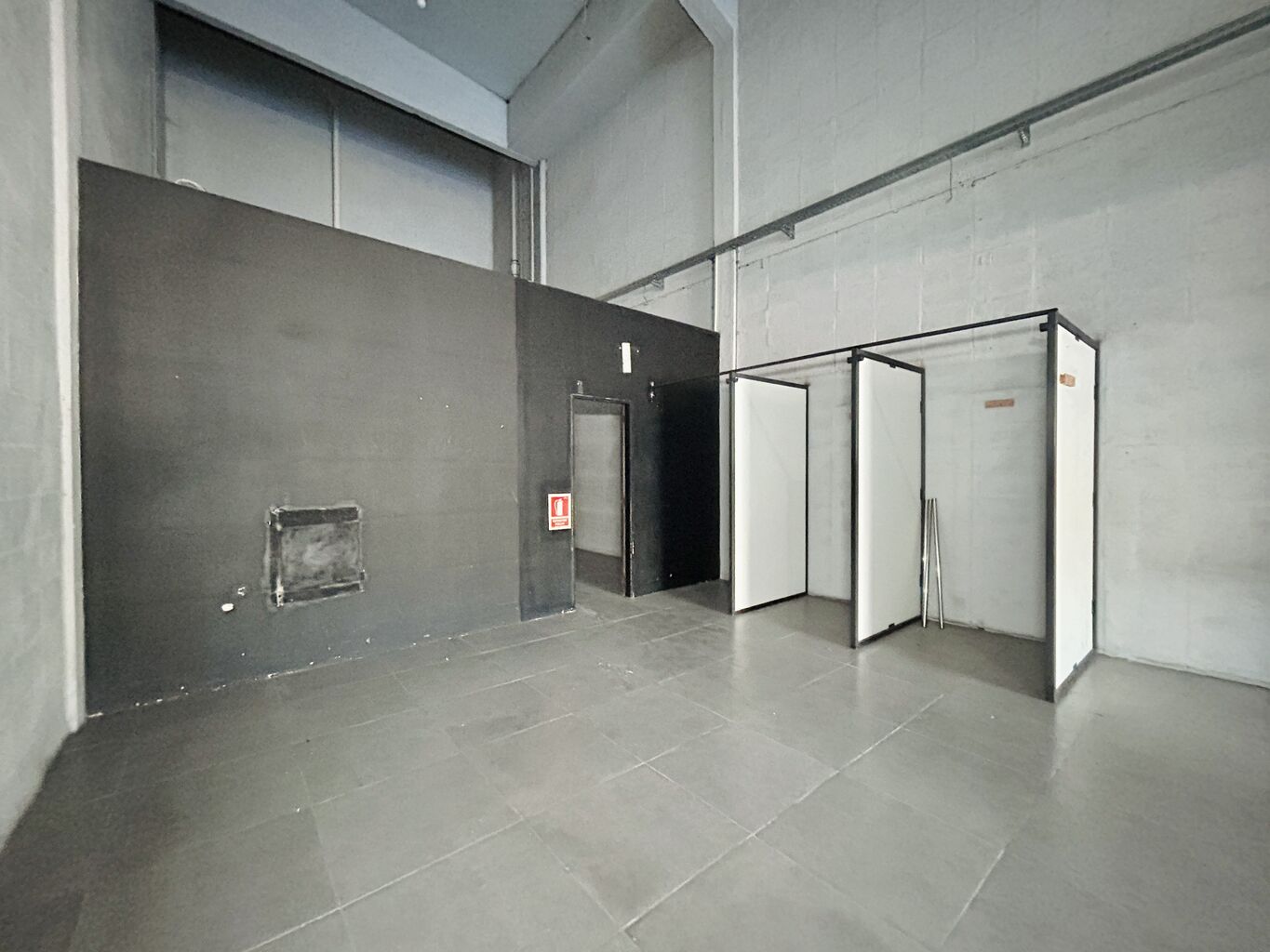 Alquiler local comercial zona outlet Palacio Legislativo · Foto 7