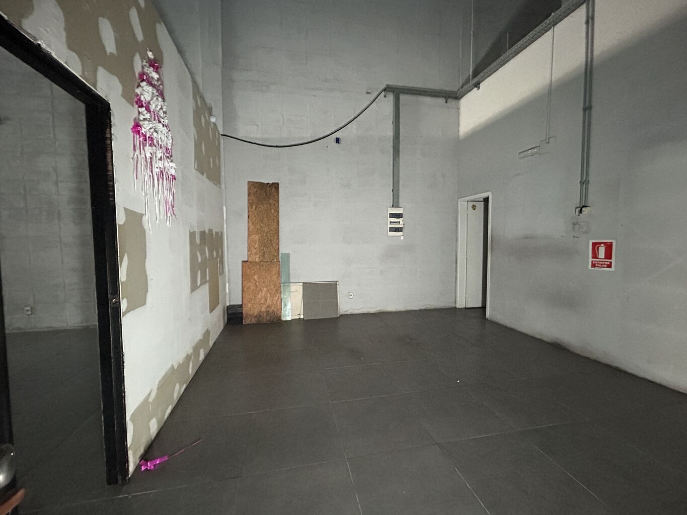 Alquiler local comercial zona outlet Palacio Legislativo · Foto 8