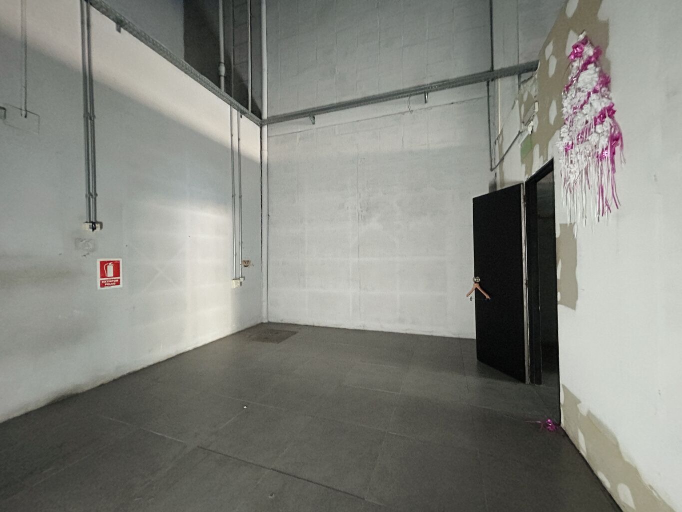 Alquiler local comercial zona outlet Palacio Legislativo · Foto 9