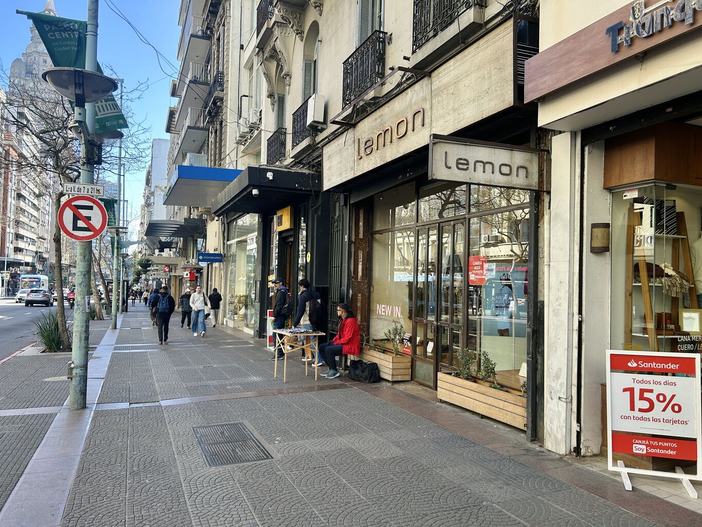 Alquiler local comercial sobre 18 de julio  Centro · Foto 12