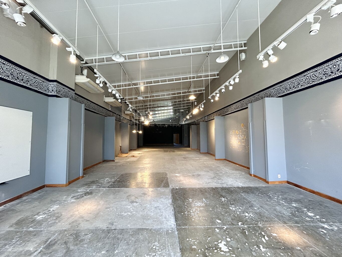 Alquiler local comercial sobre av italia · Foto 3
