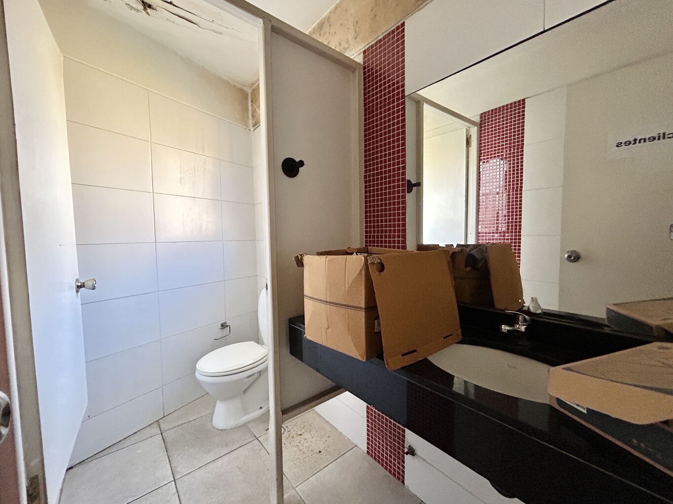 Alquiler local comercial sobre av italia · Foto 8