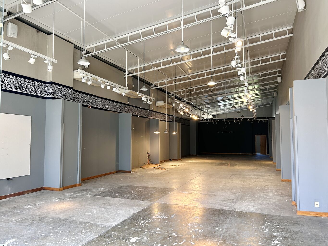 Alquiler local comercial sobre av italia · Foto 2
