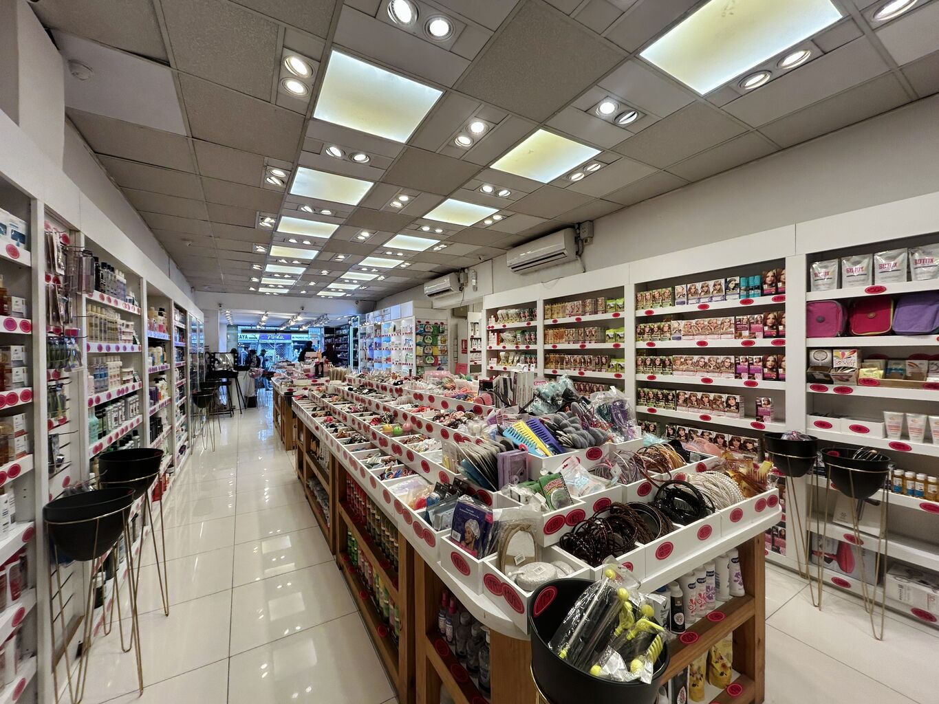Alquiler local comercial sobre 18 de julio Cordon · Foto 6