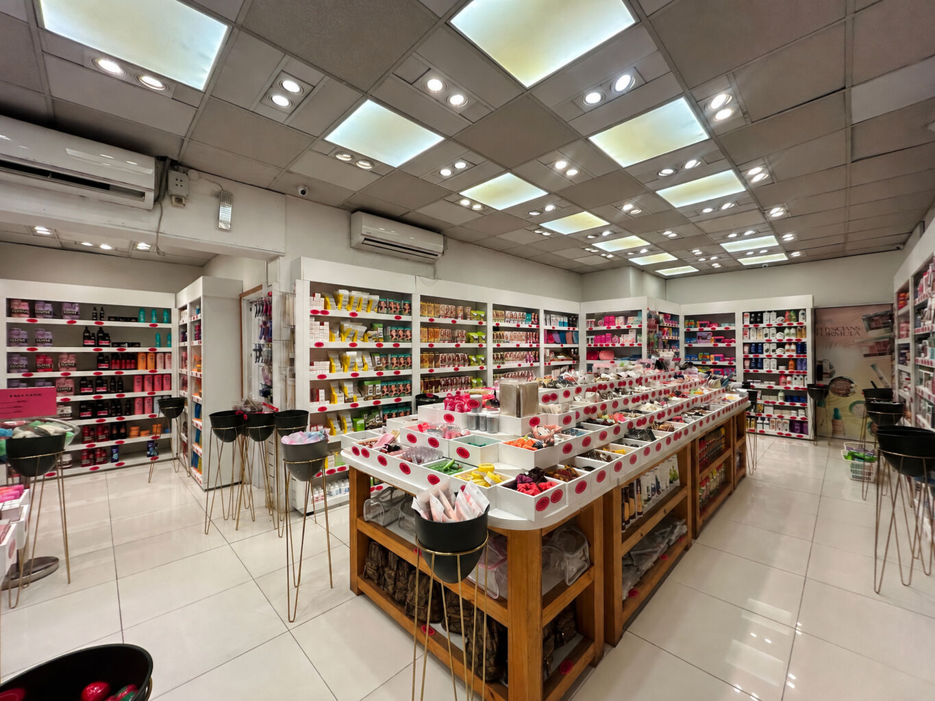Alquiler local comercial sobre 18 de julio Cordon · Foto 4