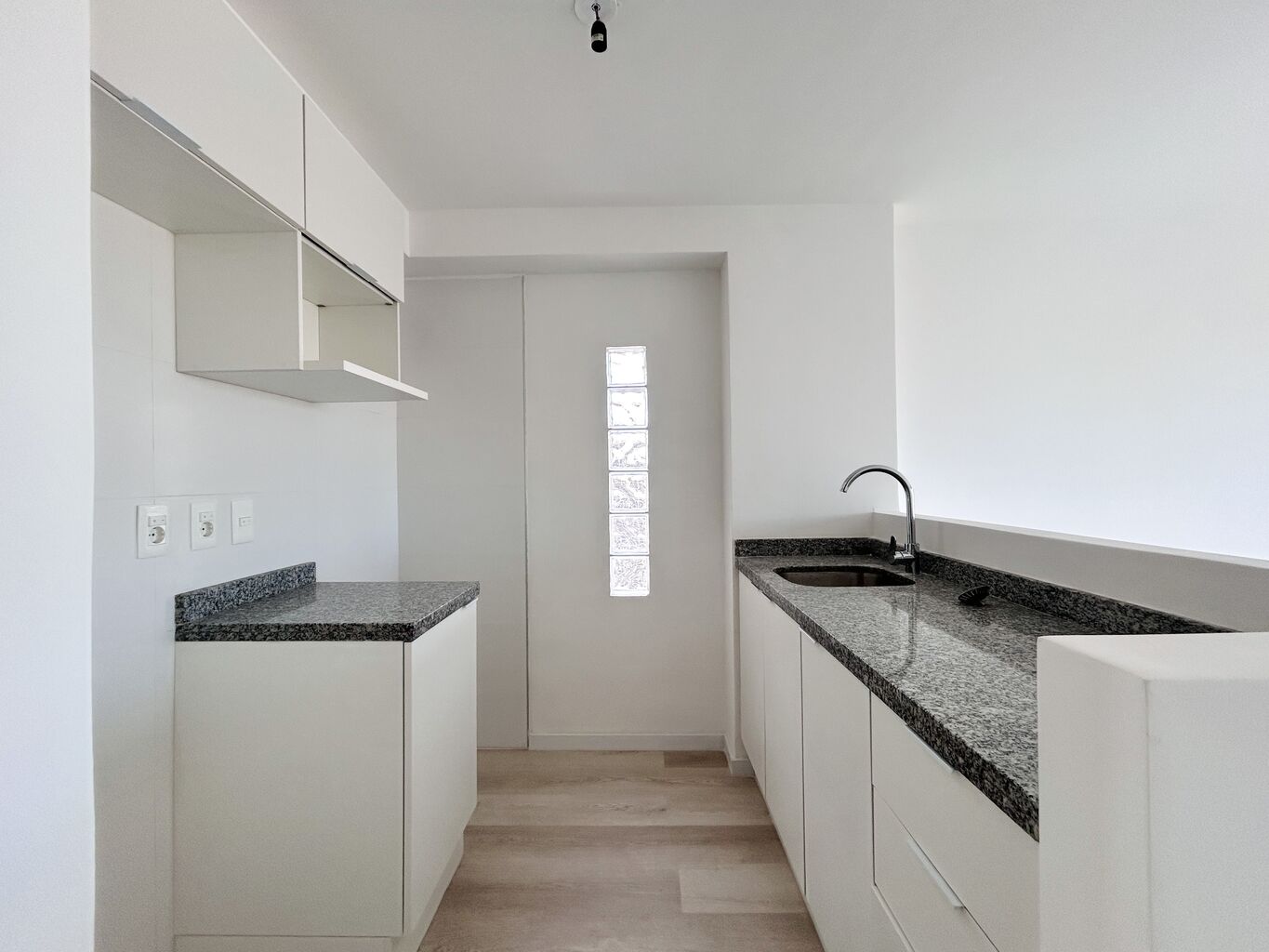 Alquiler apartamento 1 dormitorio a estrenar en Cordon. · Photo 2
