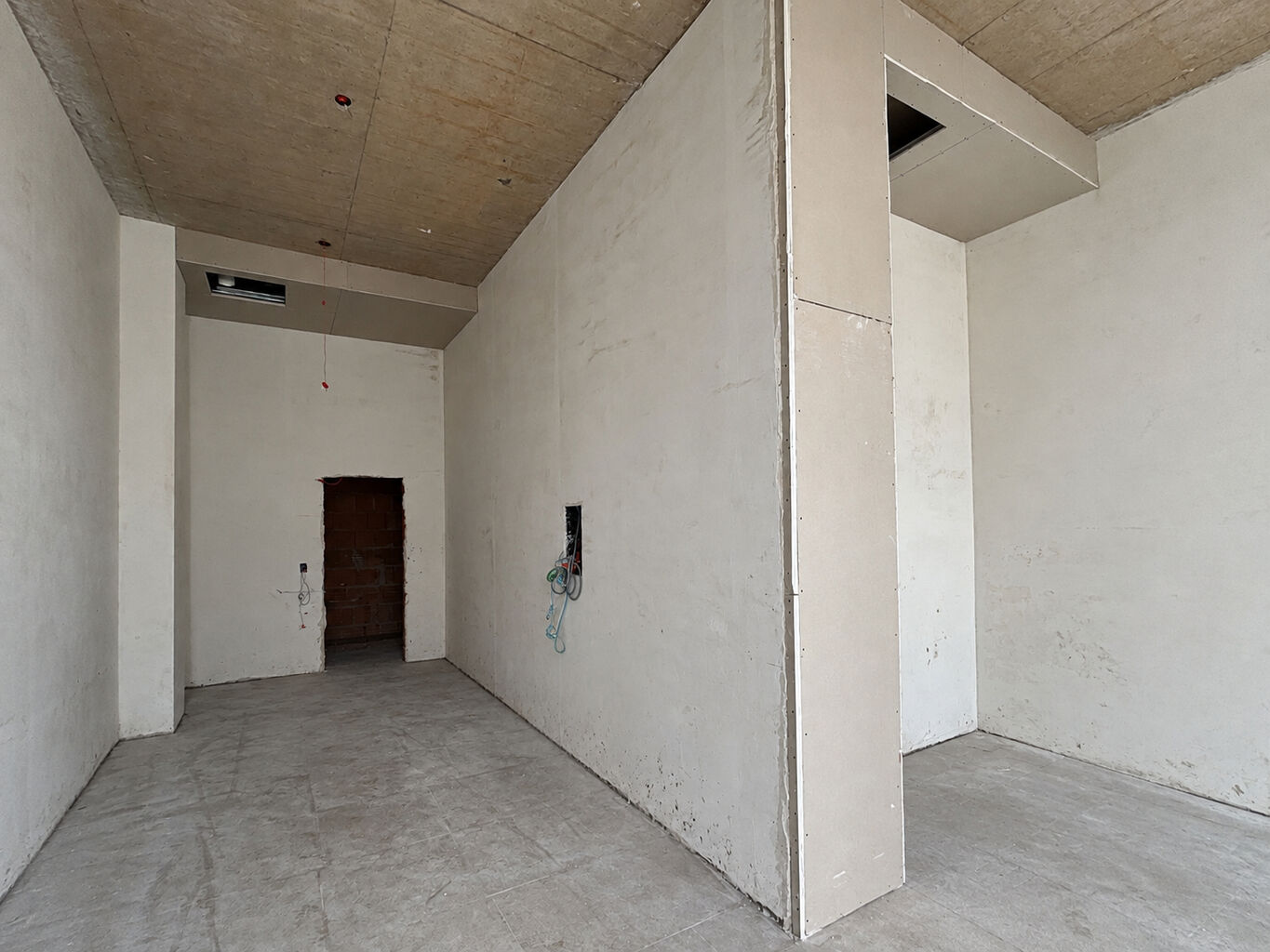 Alquiler local comercial a estrenar sobre Av Italia · Foto 6
