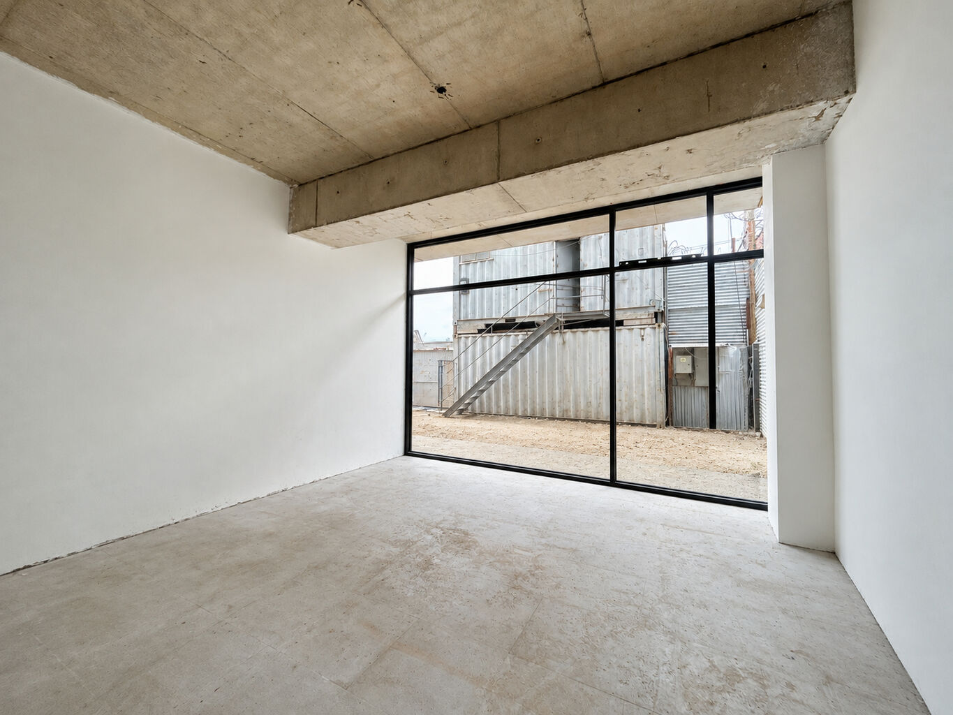 Alquiler local comercial a estrenar sobre Av Italia · Foto 3