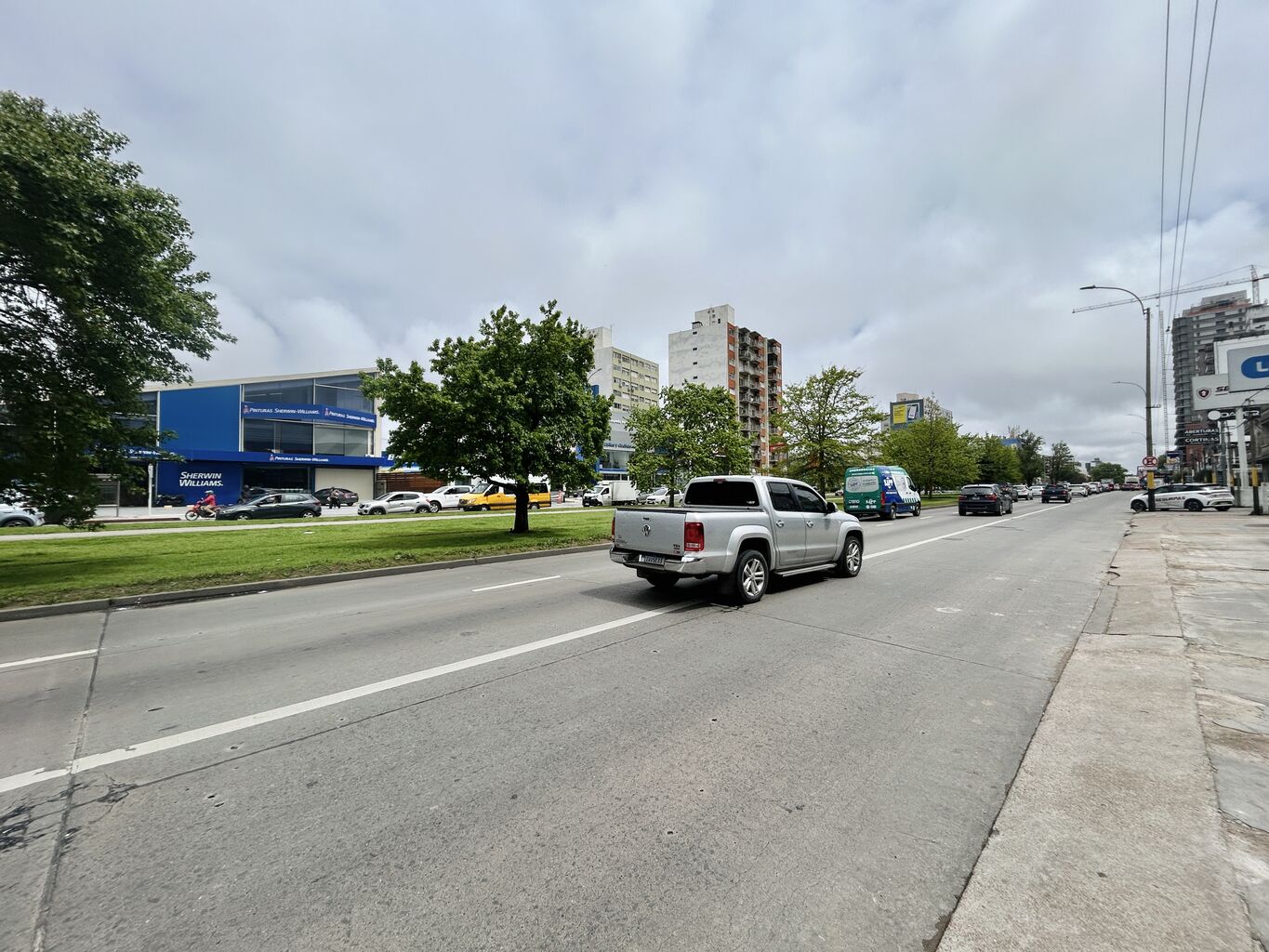 Alquiler local comercial a estrenar sobre Av Italia · Foto 8