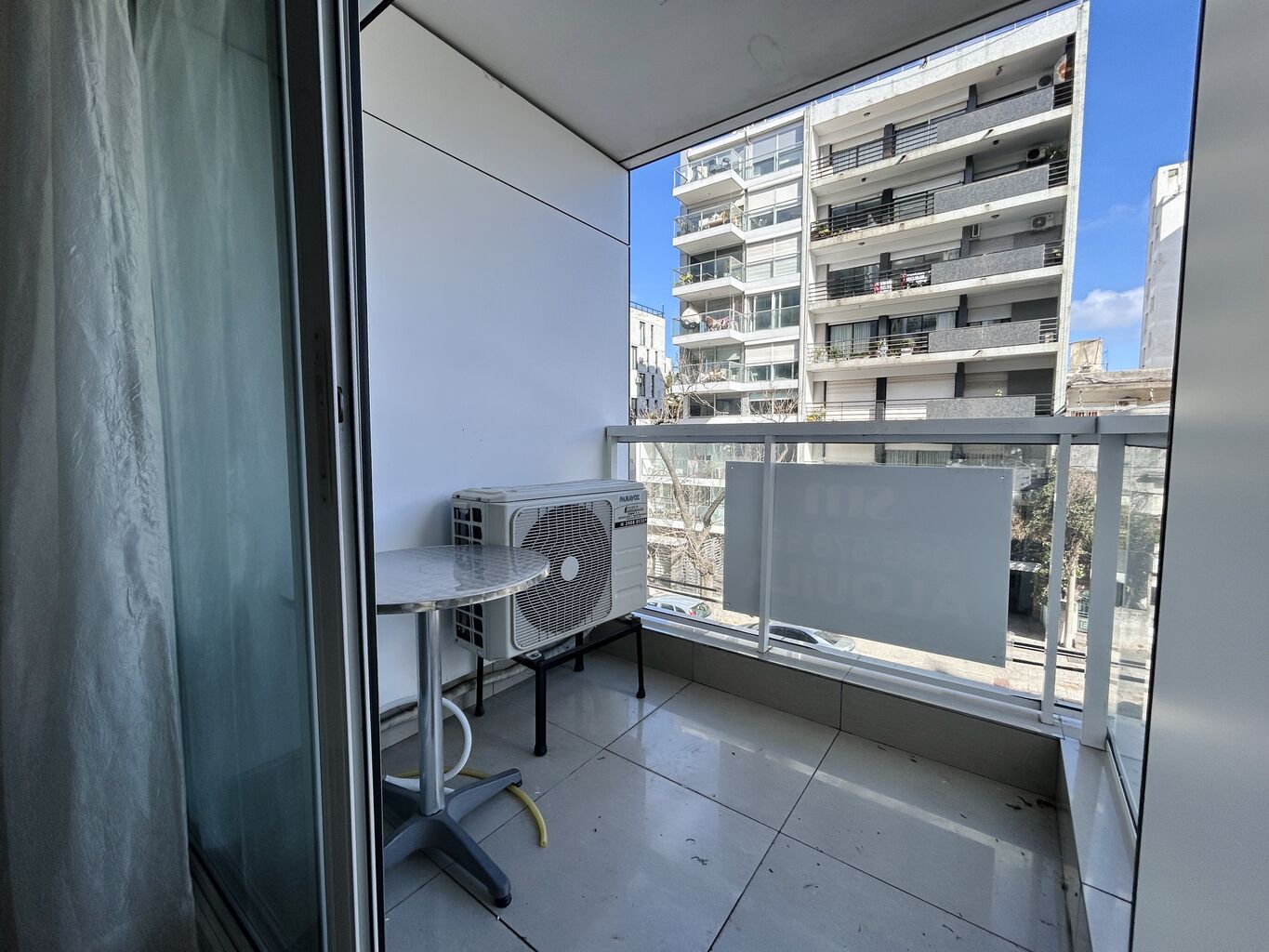 Alquiler apartamento 1 dormitorios con garaje a 1 cuadra de la rambla