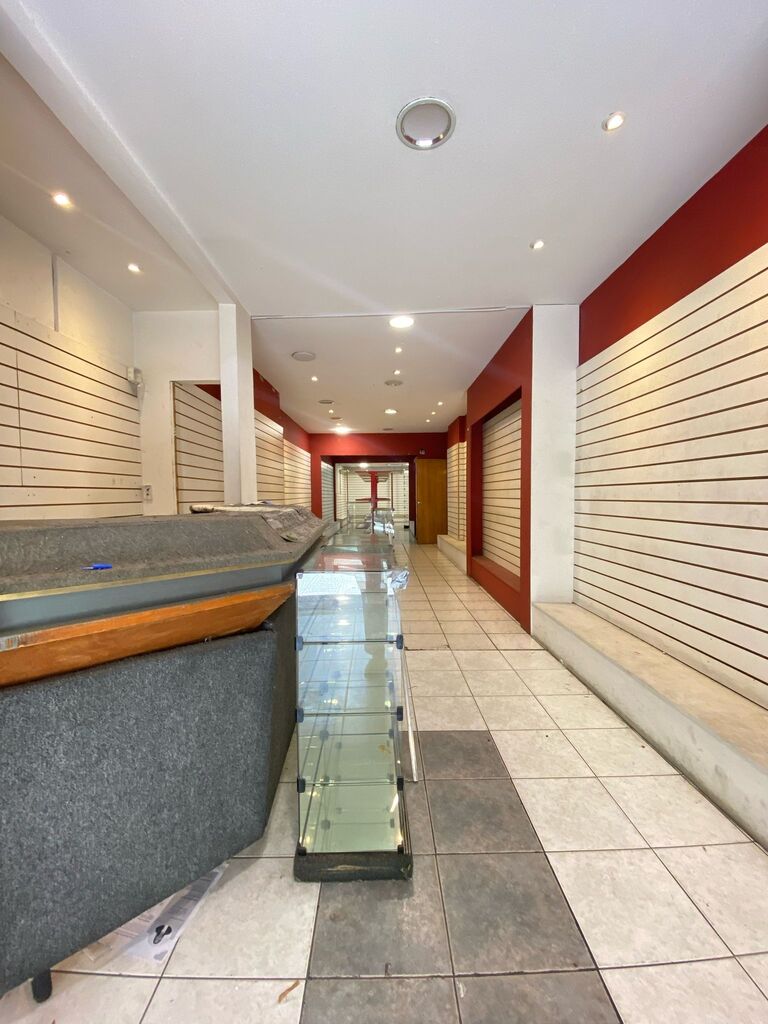 Local Comercial en Alquiler en 18 de Julio y cuareim. plaza cagancha