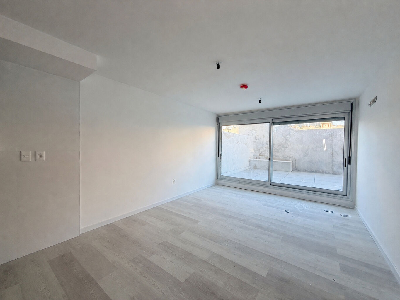 Venta apartamento 1 dormitorio con patio en Cordón a estrenar