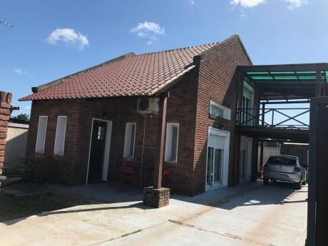 Carmelo, Precioso Chalet En 2 Plantas, Zona En Expansion