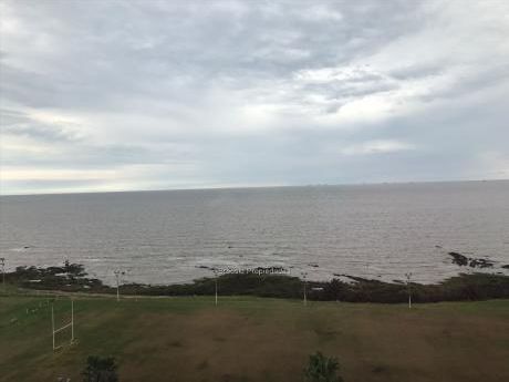 Venta Apartamento En Rambla De Punta Carretas -3dormitorios