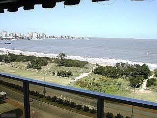 Apto Piso Alto, Sobre Playa Mansa.