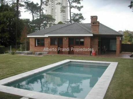 Residencia De Primer Nivel, Proximo Al C.C.C.