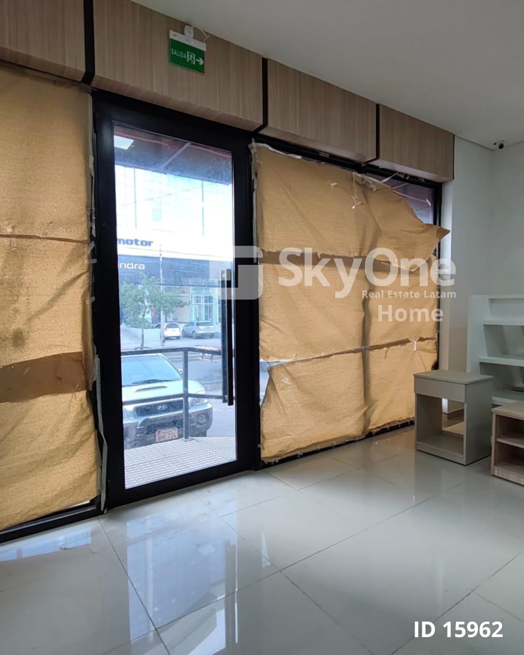 Salón Comercial sobre Av. Artigas | 129 m² | En Alquiler — foto 3