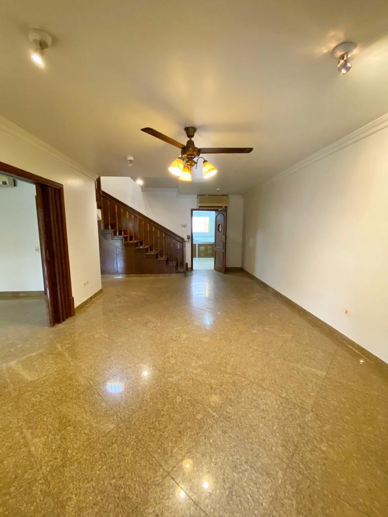 ALQUILER DE CASA EN BARRIO MBURUCUYA ZONA BCP — foto 3
