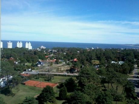 Apartamento En Punta Del Este Con Vista Al Mar Y Todos Los Servicios