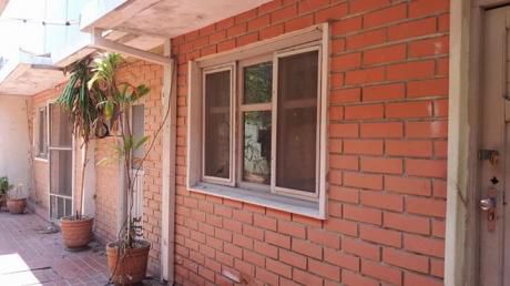 ¡oportunidad De Inversion! Casa En Venta En Buena Zona De Scz.